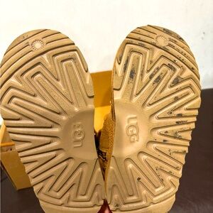 Ugg Neumel boots
